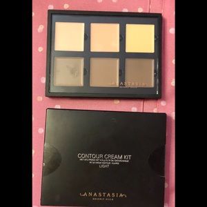 Anastasia Beverly Hills contour cream kit